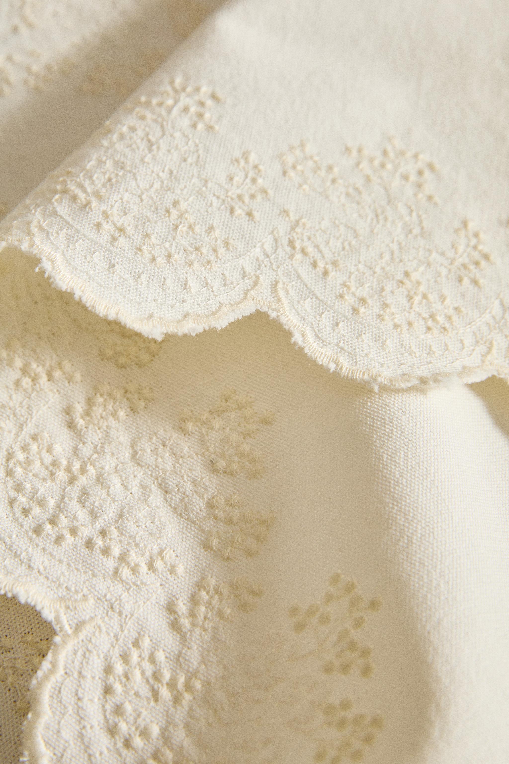SET DE TABLE BRODÉ DENTELLE